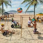 Jogo Inclusivo EXPERT da Refresh Brazil na areia da praia